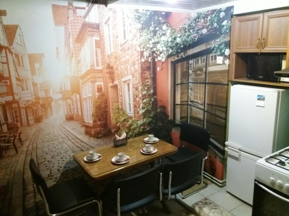 Apartment On Ploshcha Svyatogo Teodora リヴィウ エクステリア 写真